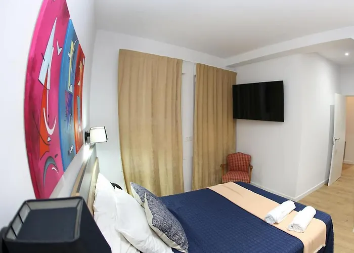 Piso Reformado A 2 Min Del Casco Viejo Con Garaje Gratis *