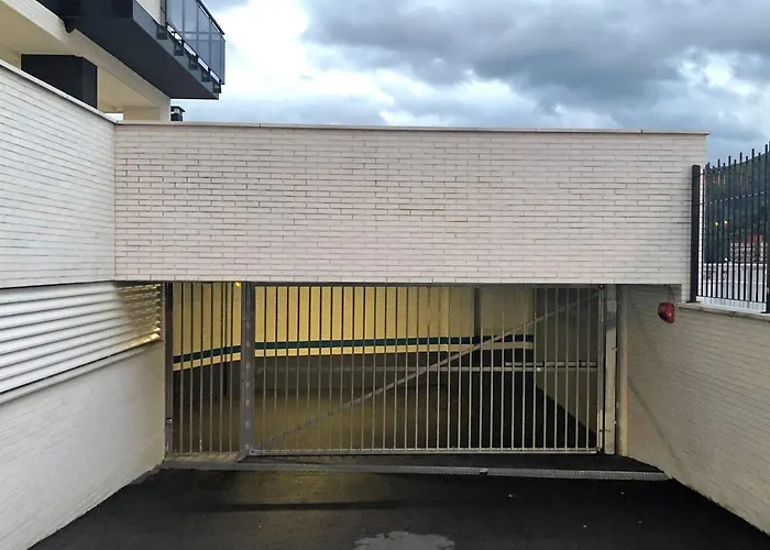 アパート Piso Reformado A 2 Min Del Casco Viejo Con Garaje Gratis ビルバオ