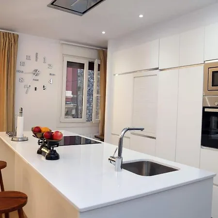 Piso Reformado A 2 Min Del Casco Viejo Con Garaje Gratis Апартаменти *