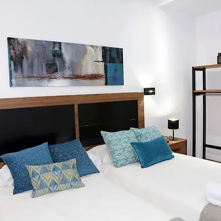 Piso Reformado A 2 Min Del Casco Viejo Con Garaje Gratis Апартаменты *