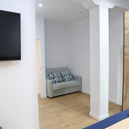 Piso Reformado A 2 Min Del Casco Viejo Con Garaje Gratis Апартаменты