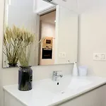 Piso Reformado A 2 Min Del Casco Viejo Con Garaje Gratis *